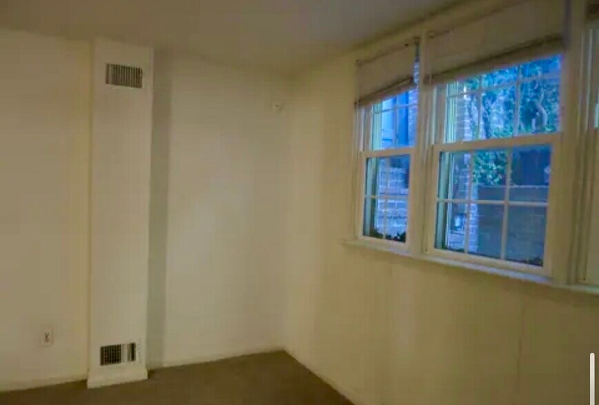 Building Photo - 420 1/2 N Saint Asaph St