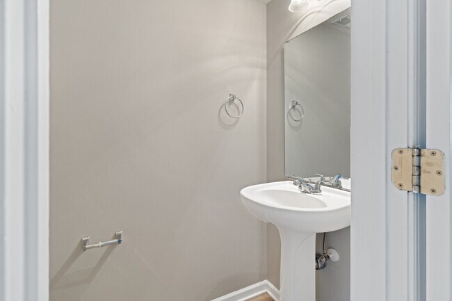 Building Photo - 1051 Blane Dr