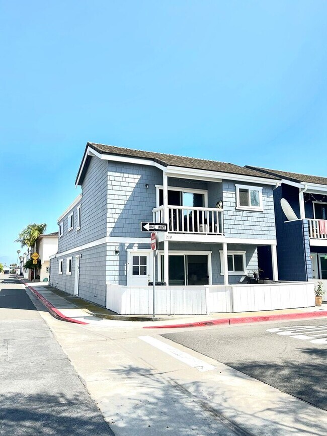 Building Photo - 210 Lugonia St