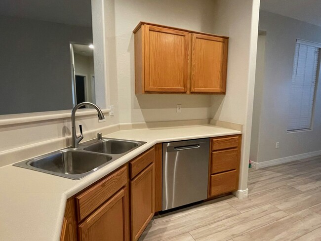 Building Photo - 2117 E Riviera Dr
