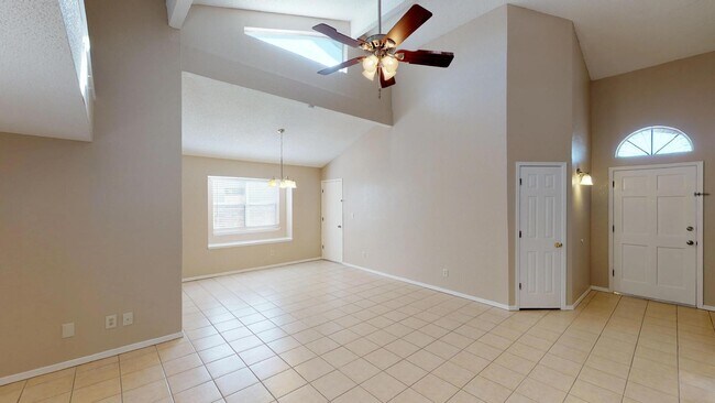 Building Photo - 1108 Coyote Ln