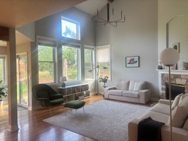 Building Photo - 815 Trail Ridge Dr