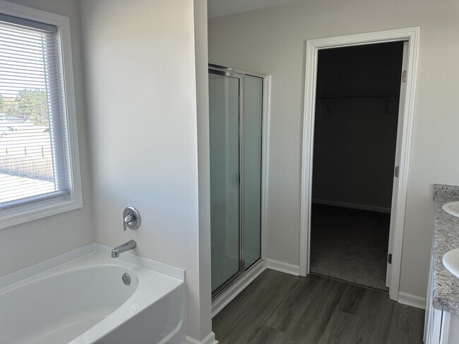 Building Photo - 96 Deerfield Dr NE