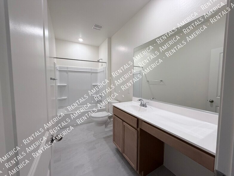 Building Photo - 17175 W Blue Sky Dr