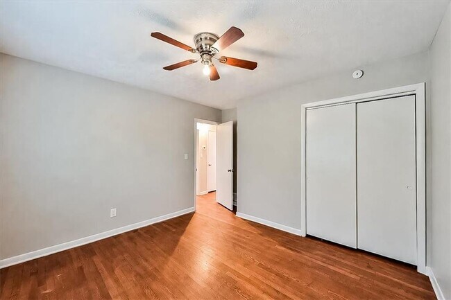 Building Photo - 1076 Vonda Ln SW
