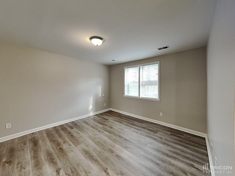 Building Photo - 4932 Tulip Grove Ln