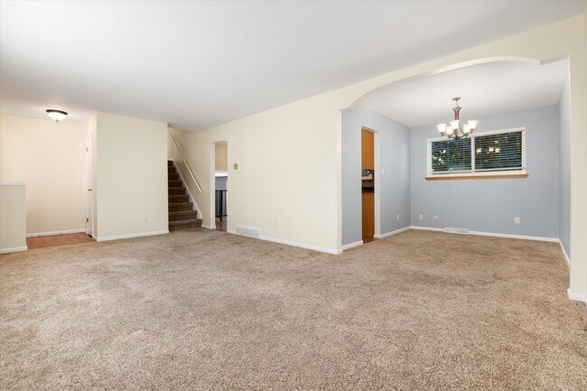 Building Photo - 13123 Spica Dr