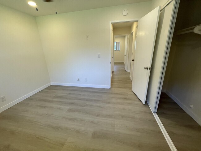 Building Photo - 2654 Victoria Ave