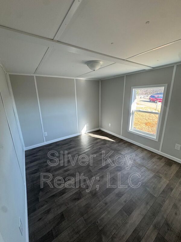 Building Photo - 3000 US-11