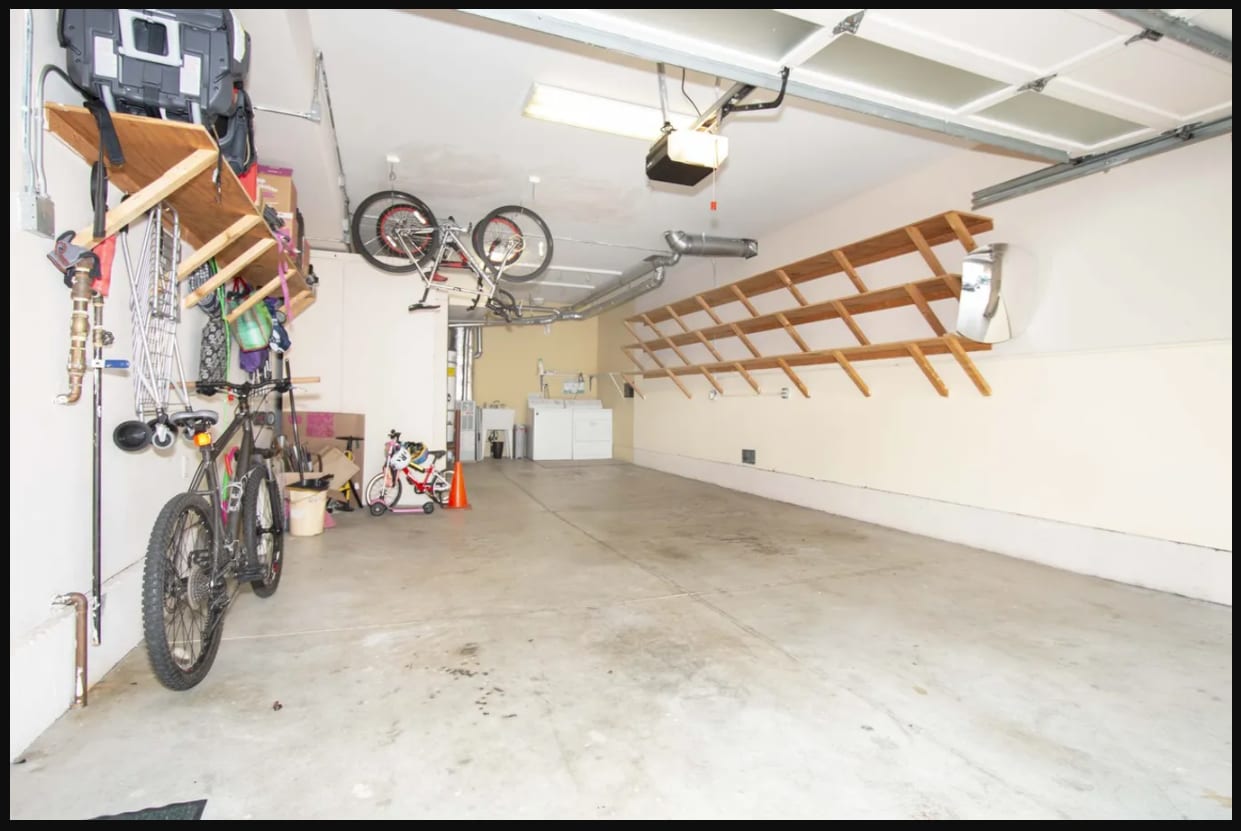Building Photo - 716 8th Ave