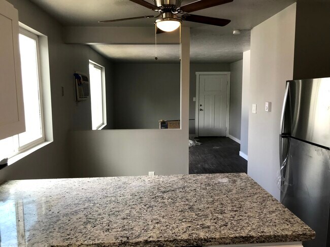 Building Photo - 1134 E 500 S