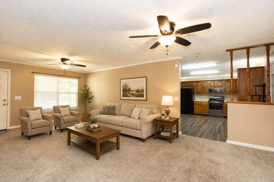 Building Photo - 8260 Oxford Dr