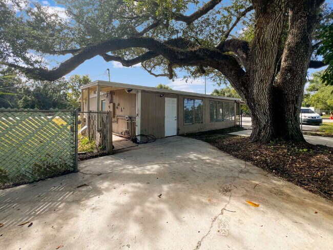 Building Photo - 9861 Orange River Blvd