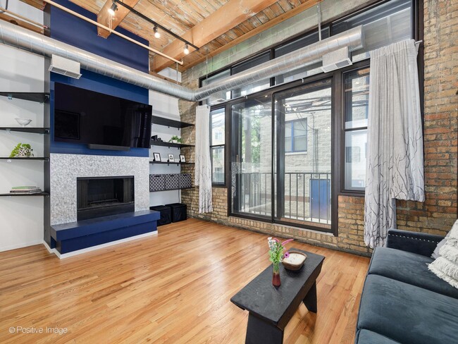 Living Room W/ Working Fireplace - 2300 W Wabansia Ave