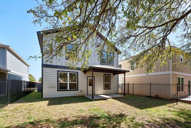 Building Photo - 10402 Abana Way