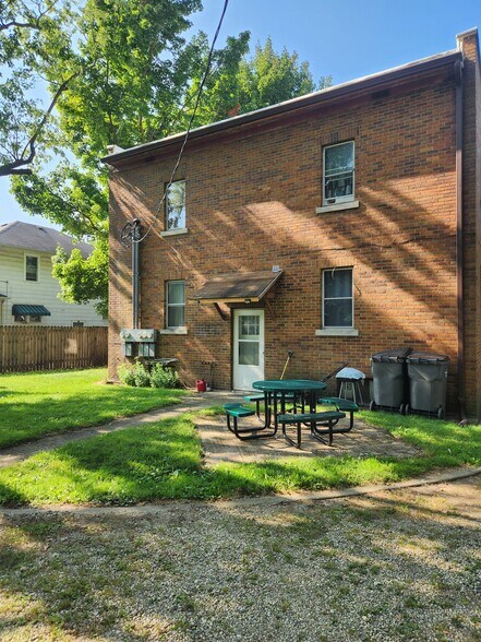 Back entrance - 610 Sycamore St