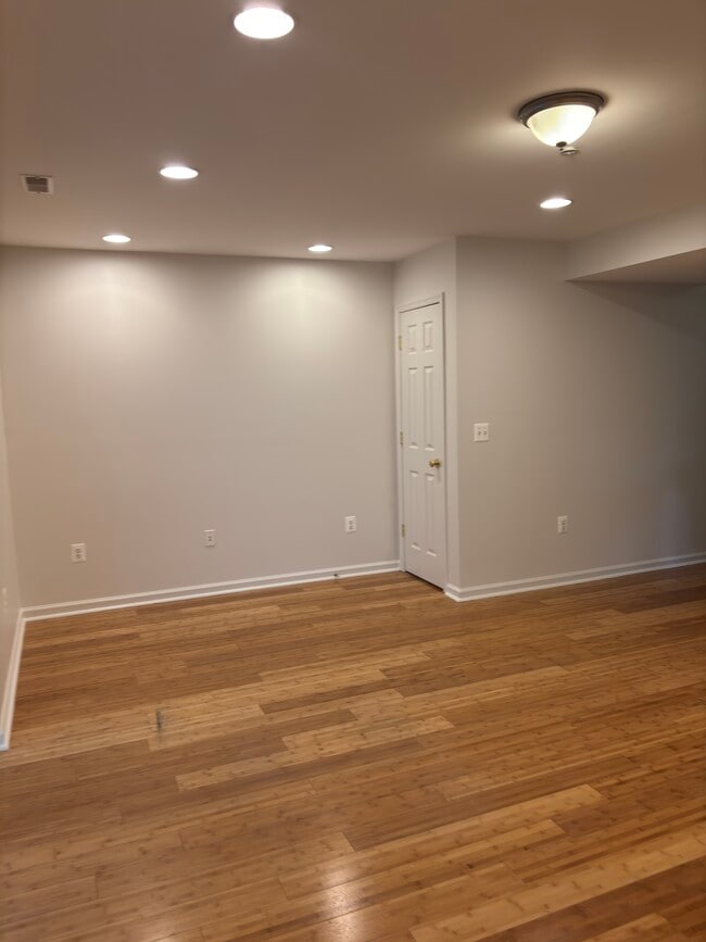 Building Photo - 526 Harbour Ct