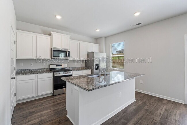 Building Photo - 504 Myrtle Crst