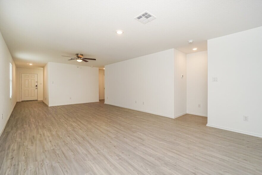 Building Photo - 14707 Greenfield Ml