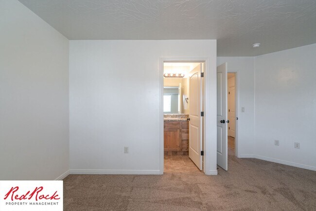 Building Photo - 2075 S Sir Monte Dr