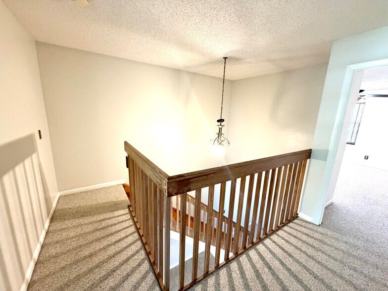 Building Photo - 12244 Sag Harbor Ct
