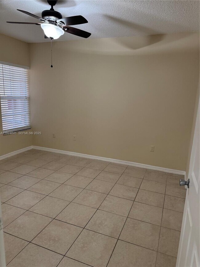 Building Photo - 2442 Centergate Dr