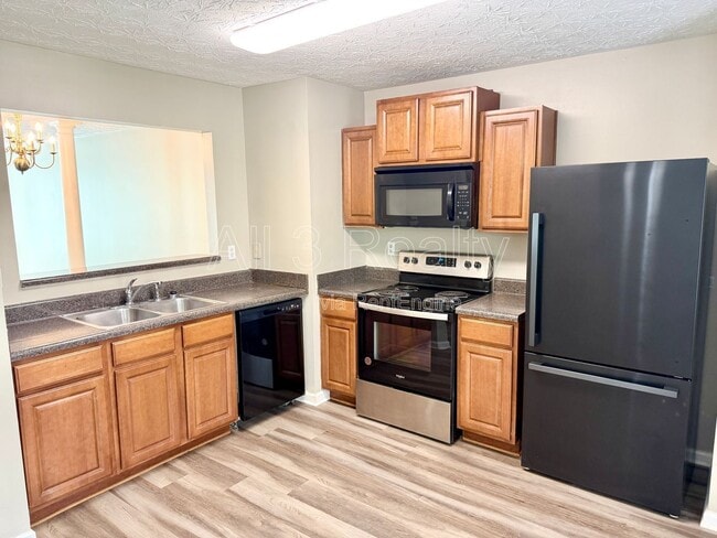 Building Photo - 1691 Redan W