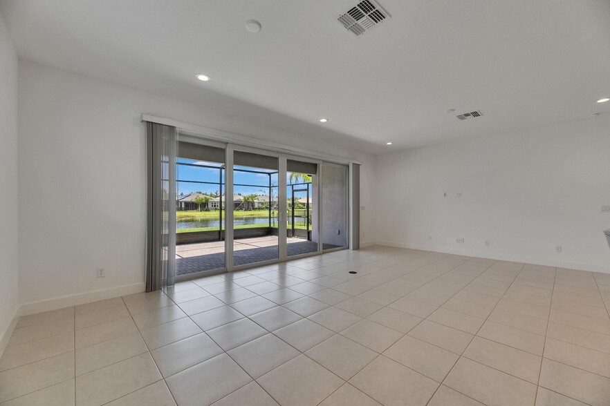 Building Photo - 4915 Sienna Isles Ave