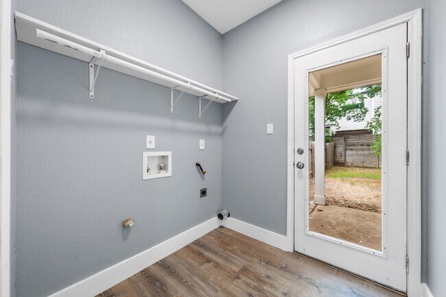 Building Photo - 1214 Vargas Rd