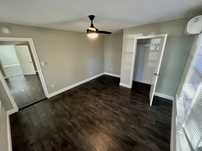 Building Photo - Beautifully Remodeled 3 Bedroom, 2 Bathroo...