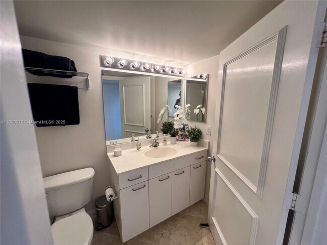 Building Photo - 21055 Yacht Club Dr