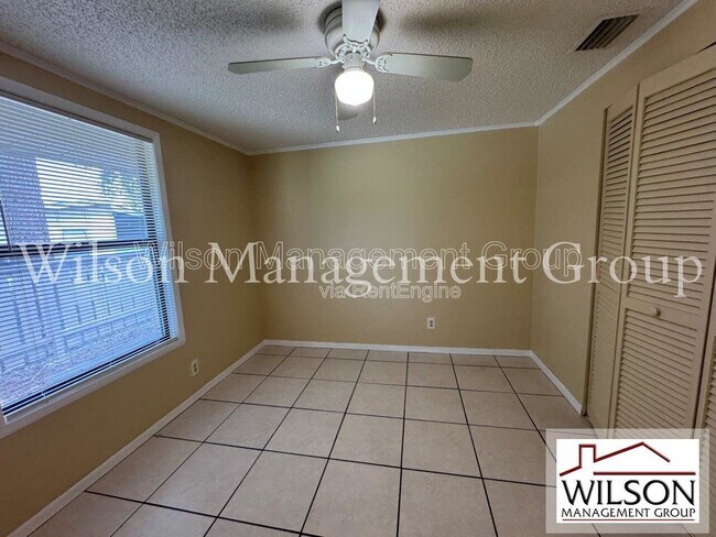 Building Photo - 359 Chaucer Ct