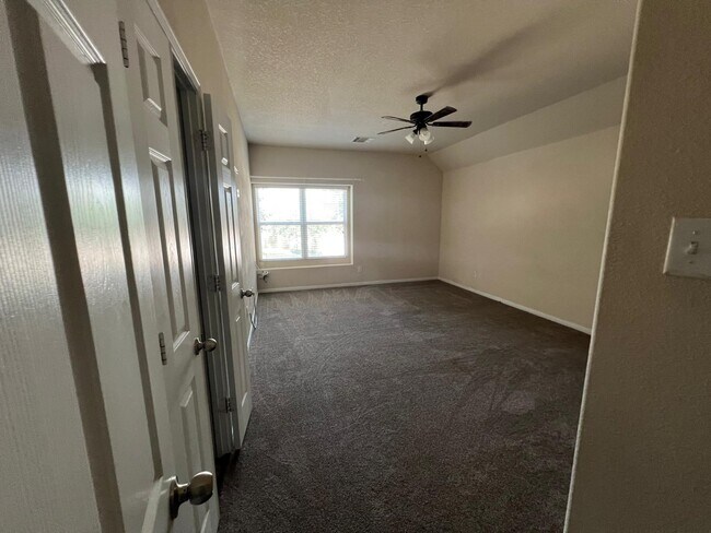 Building Photo - 3207 Zephyr Glen Way