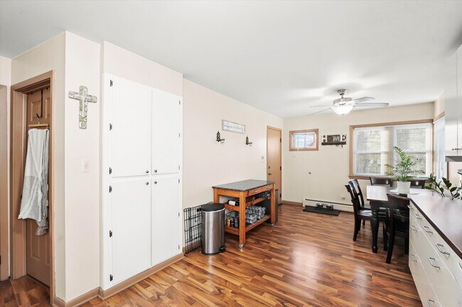 Building Photo - 69 E Quincy-2