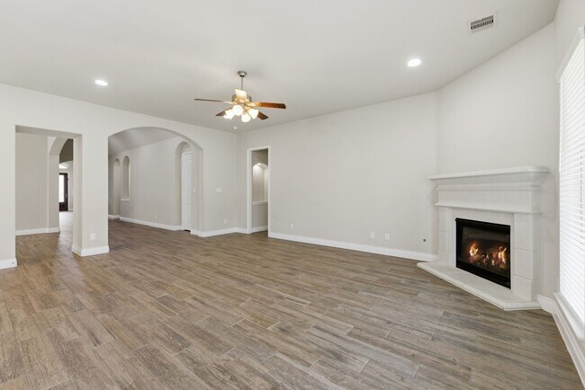 Building Photo - 27922 Arden Trl