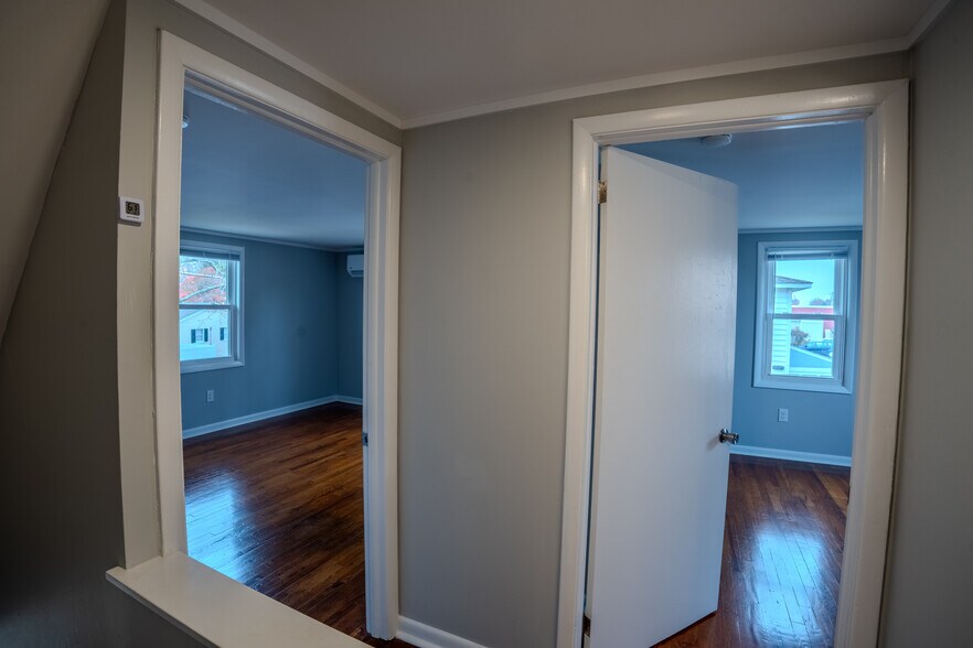 Building Photo - 152 Calvert St