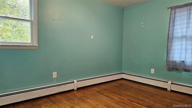 Building Photo - 225 Monhagen Ave