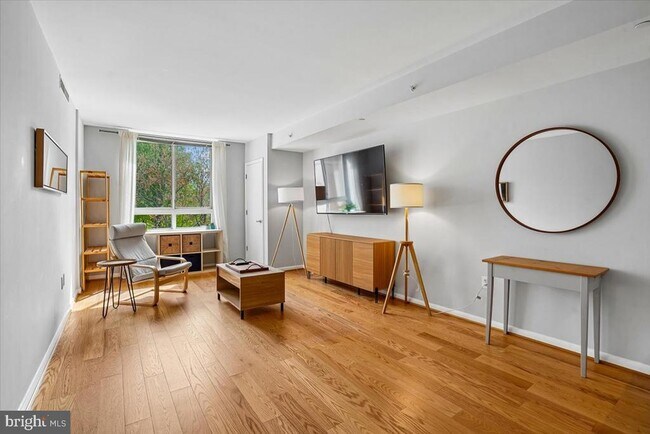 Building Photo - 350 G St SW