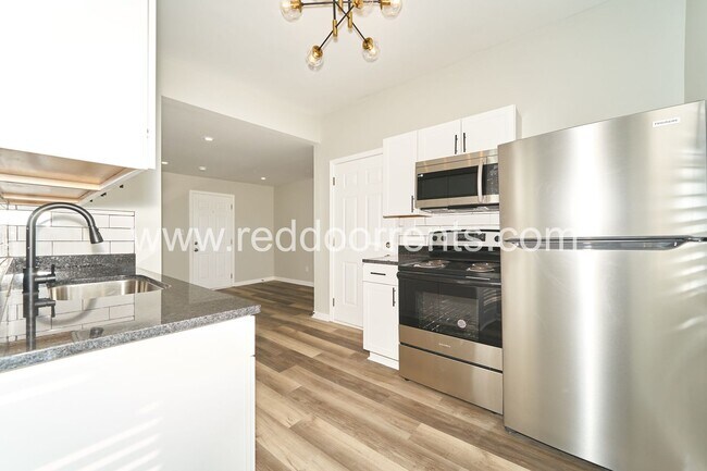 Building Photo - 1329 E Market St