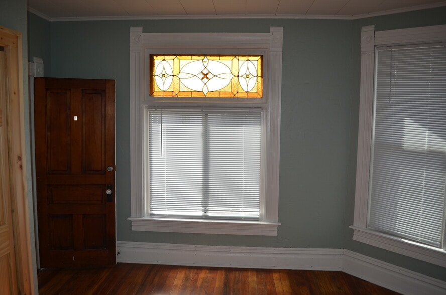 Building Photo - 444 Chestnut St