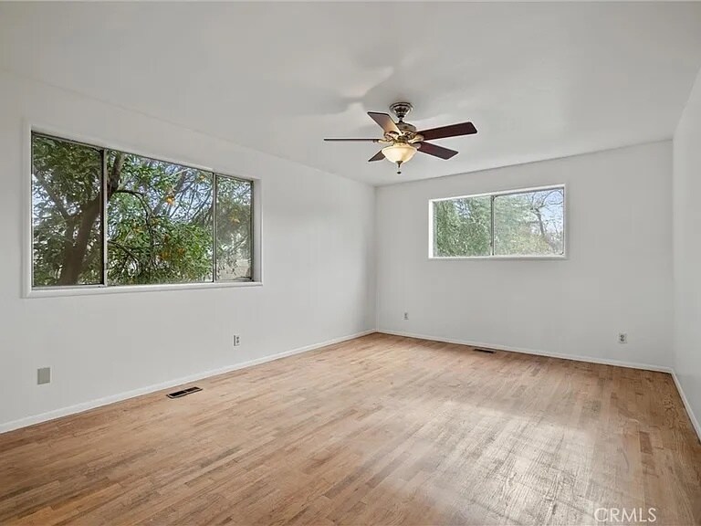 Building Photo - 403 Ash St