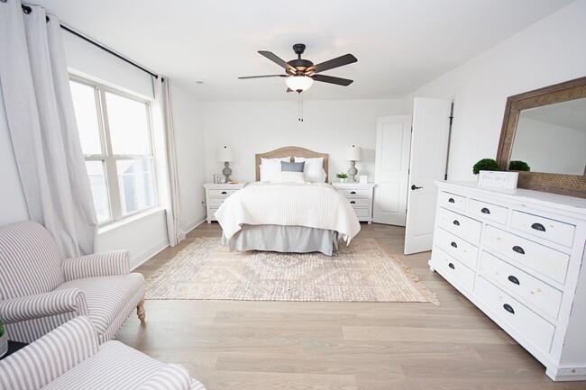 Building Photo - Modern Townhome for Rent!