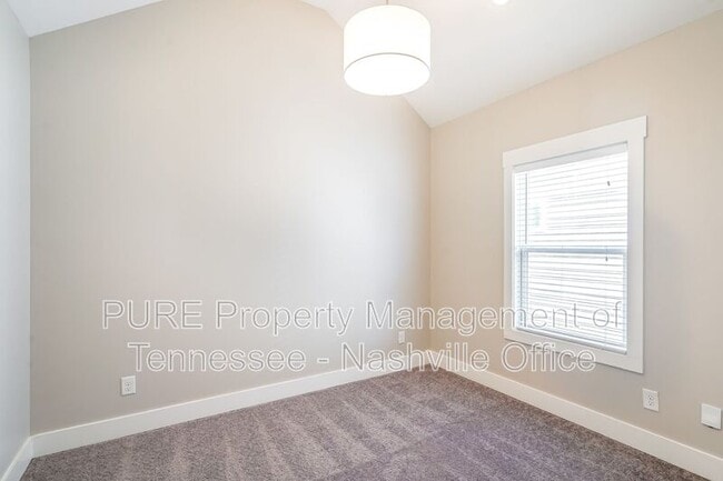 Building Photo - 906 Southside Pl