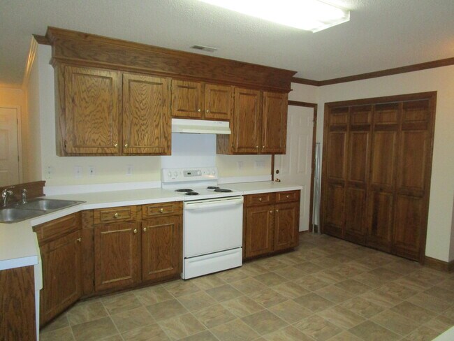 Building Photo - 1045 Cutleaf Dr