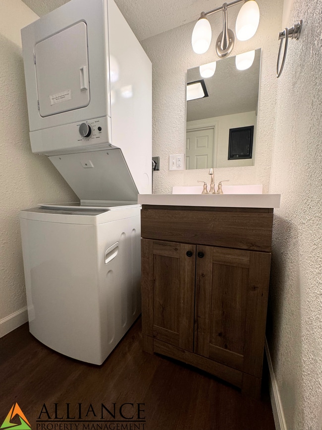 Building Photo - 1510 College Ave