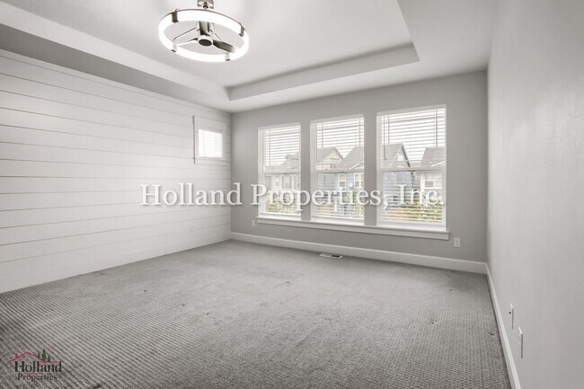 Building Photo - 3933 SE 83rd Ave