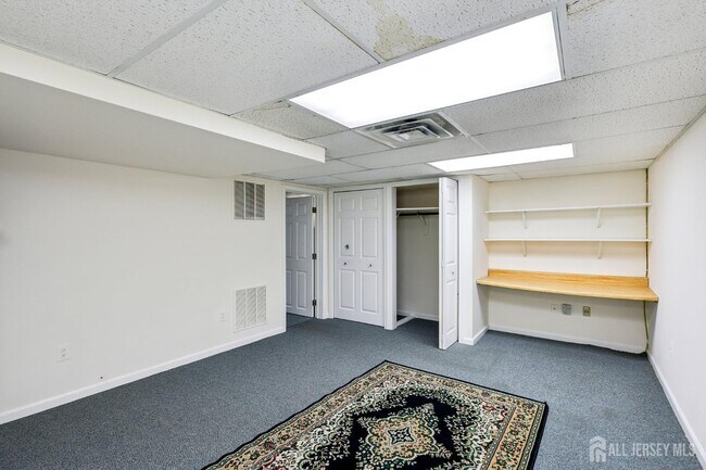 Building Photo - 12 Titus Ln
