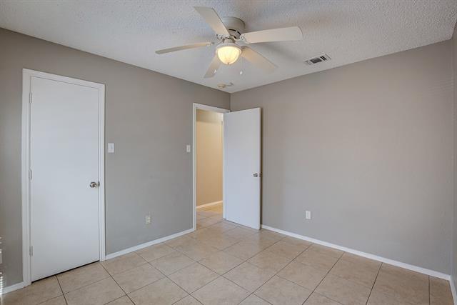 Building Photo - 420 Revolution Ln
