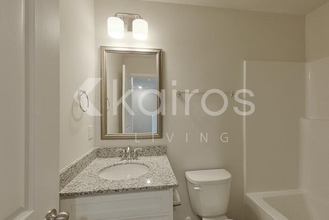 Building Photo - 2541 Banyan Circle