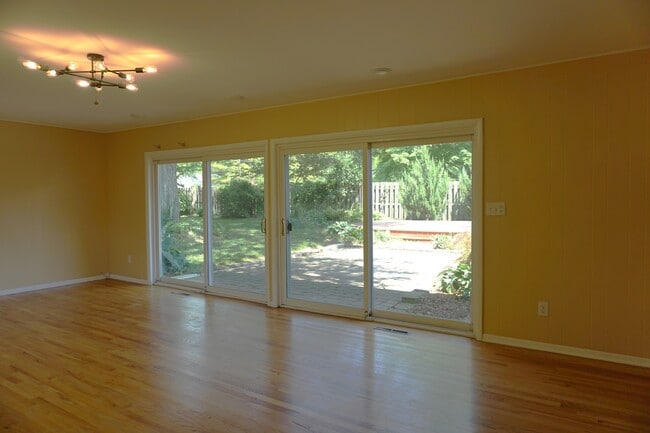 Family room overlooking patio and deck - 2917 North Star Rd